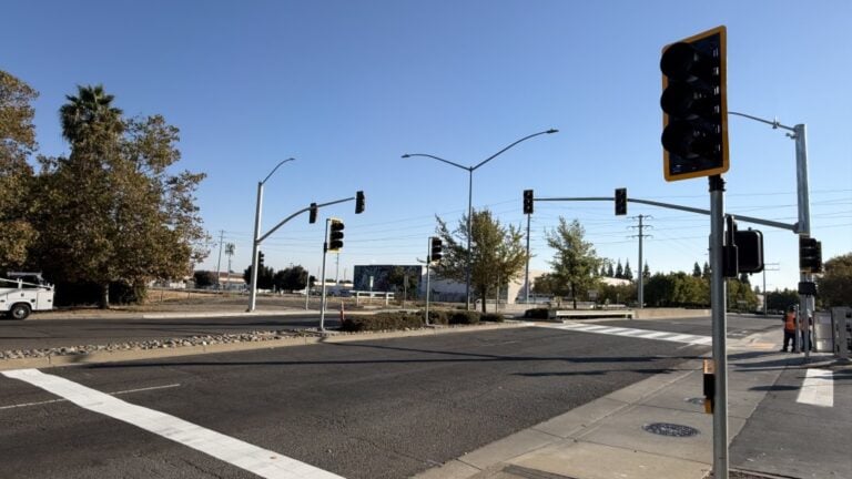 Sacramento celebrates new signalized crossing on Jackrabbit Trail